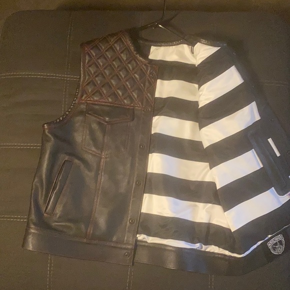 2x Espinoza’s custom leather motorcycle vest. - Picture 4 of 7